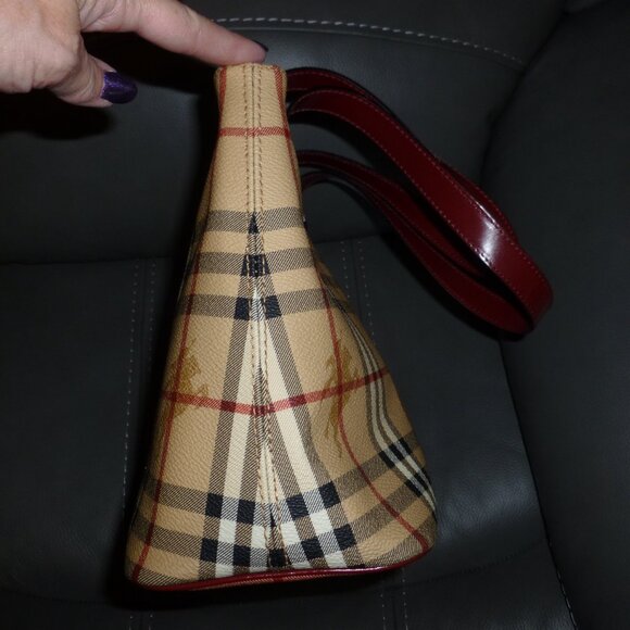 Burberry Haymarket Canvas Tote Bag Medium - Picture 2 of 14